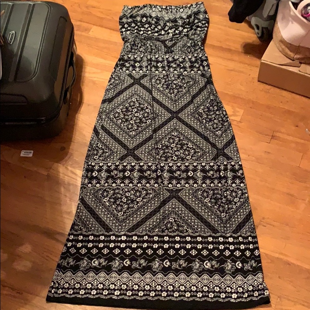 Strapless black and white patterned dress